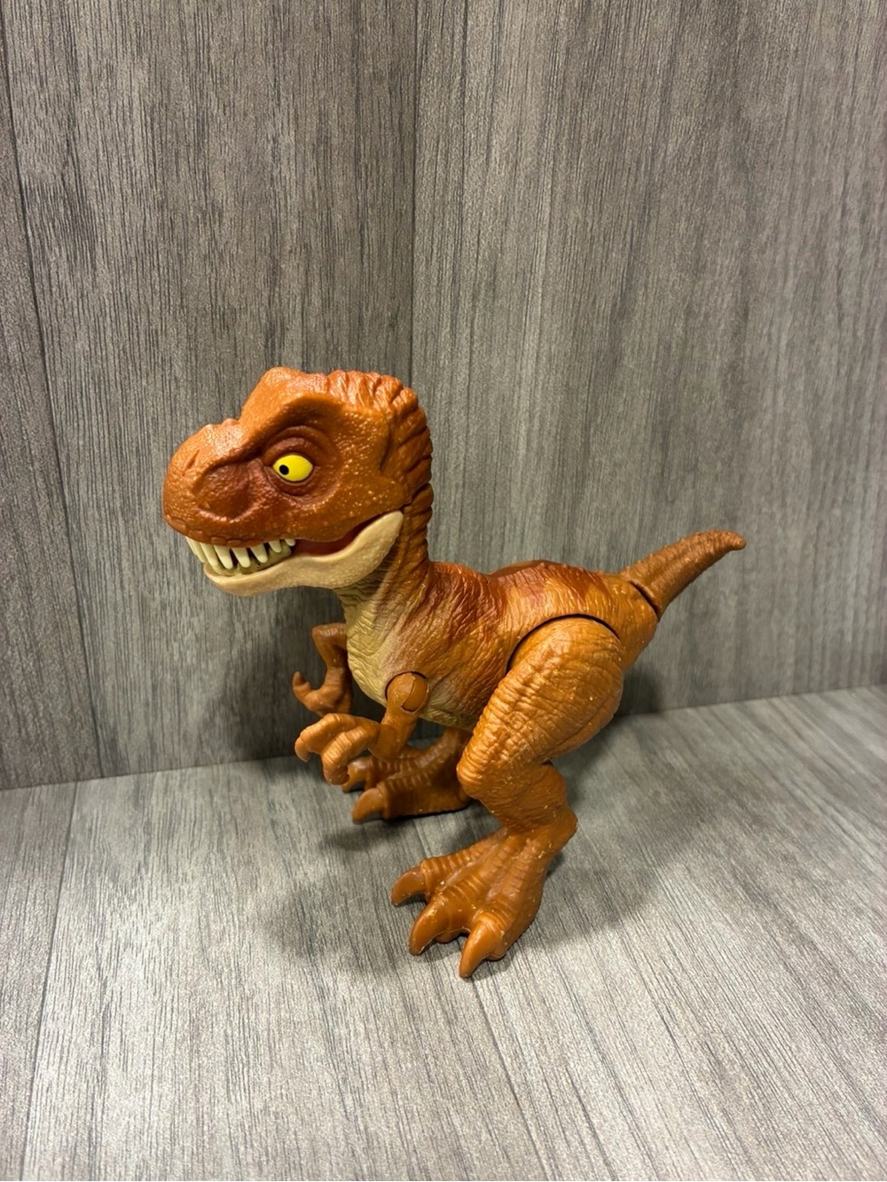JURASSIC WORLD HATCH N PLAY Baby TYRANNOSAURUS REX FIGURE